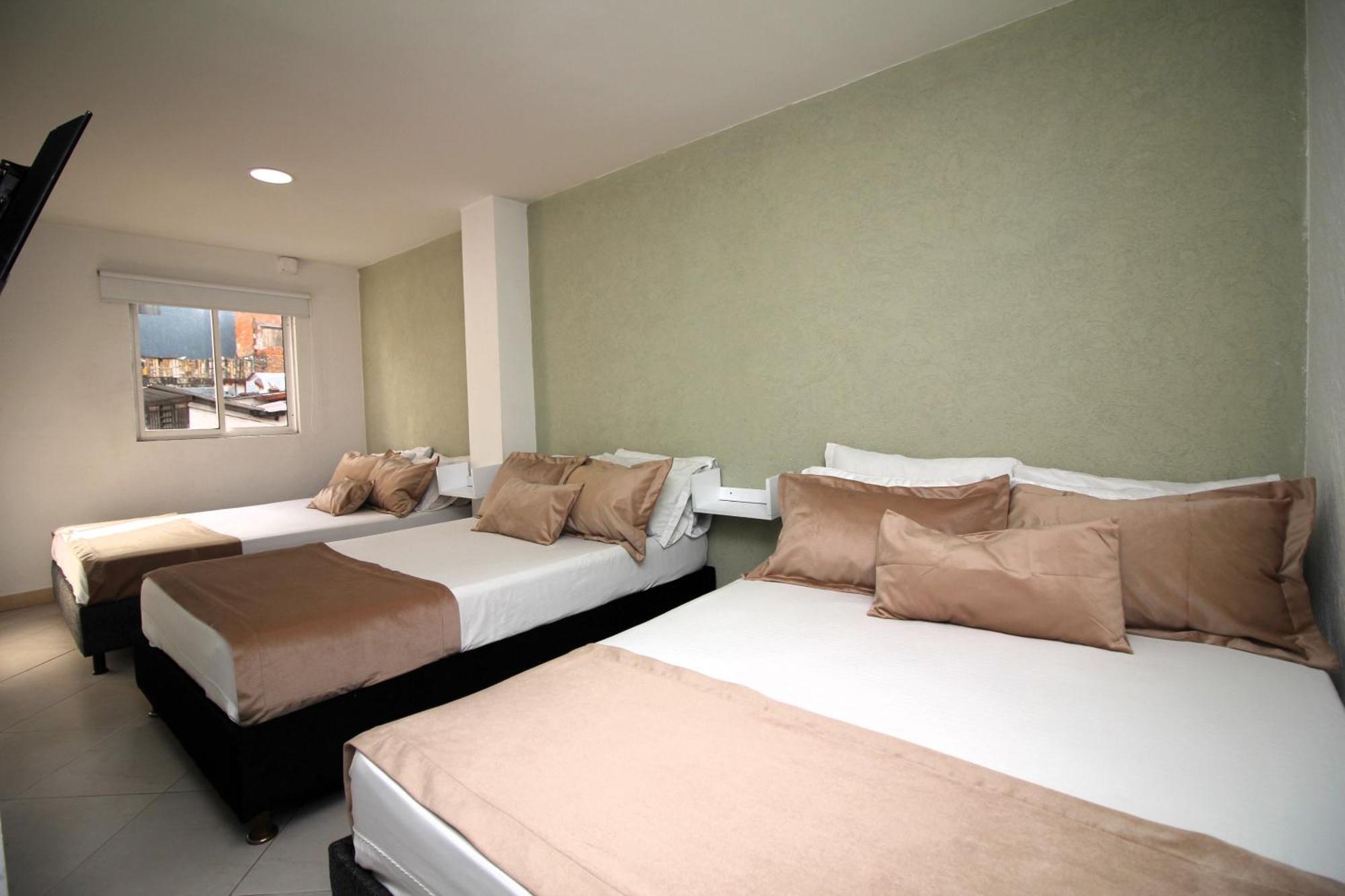 Dam Hotel Pereira Extérieur photo