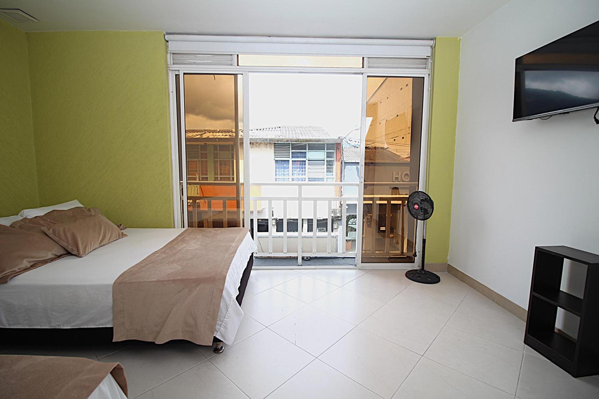 Dam Hotel Pereira Extérieur photo